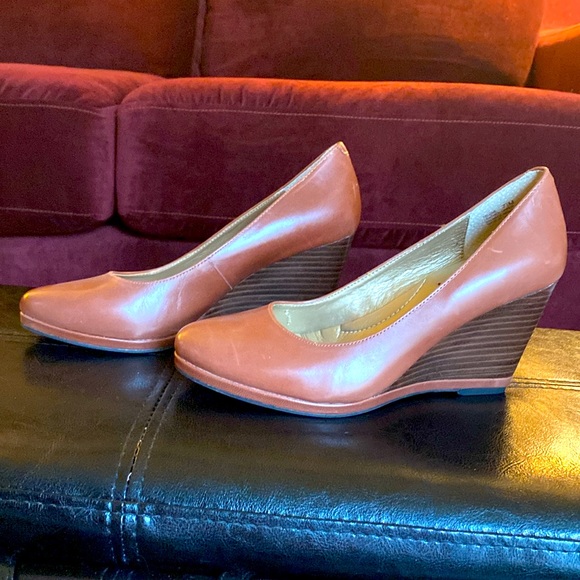 Me Too Wedges - Picture 2 of 4